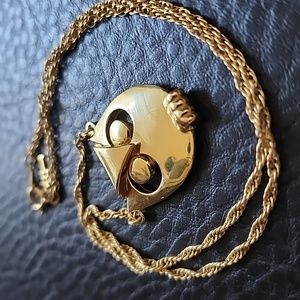 VTG Trifari necklace